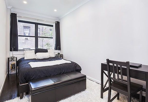 5th image of 267 W 71st St APT 3R
