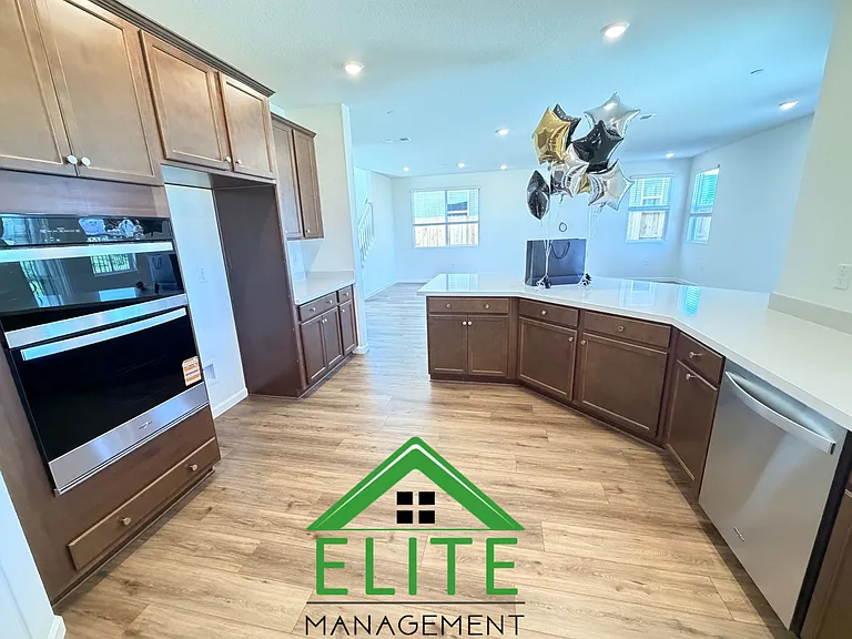 3568 Misty Lake Dr — Photo 6