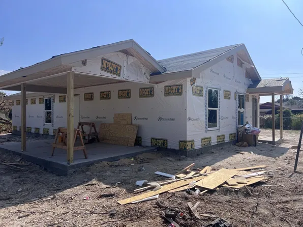 513 E De La Rosa St, Del Rio, TX 78840