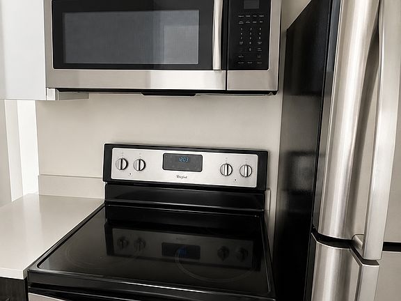4th image of 703 Woodford Ave N #2A