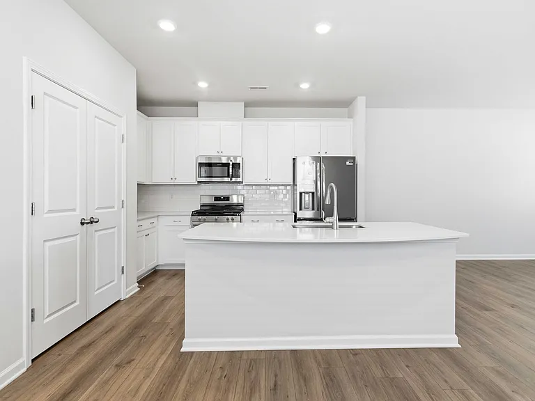 211 Stellate Pl — Photo 8