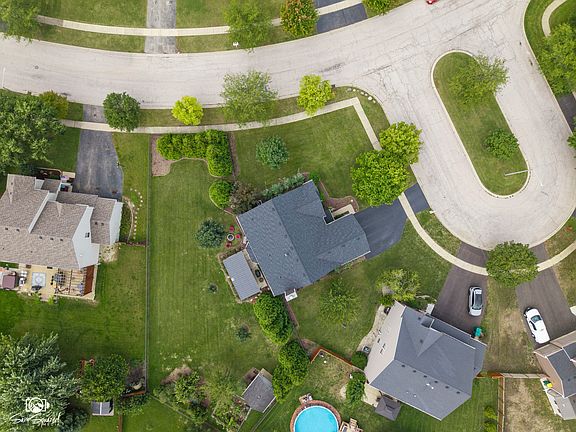 3rd image of 914 Pasture Rose St