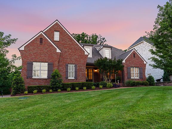 2nd image of 117 Azalea Ln