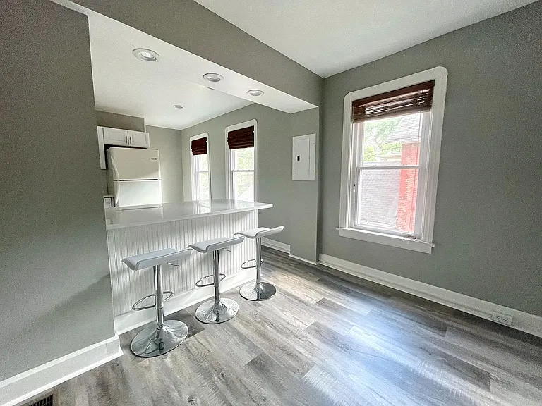 2045 W 38th St #U — Photo 7