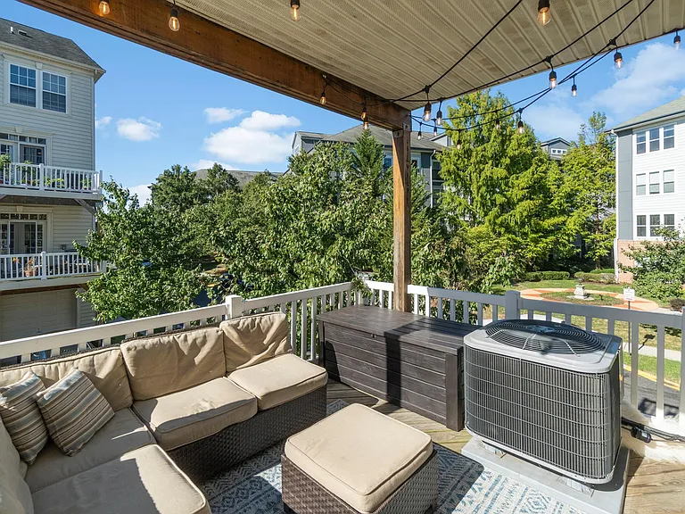 2nd floor covered deck