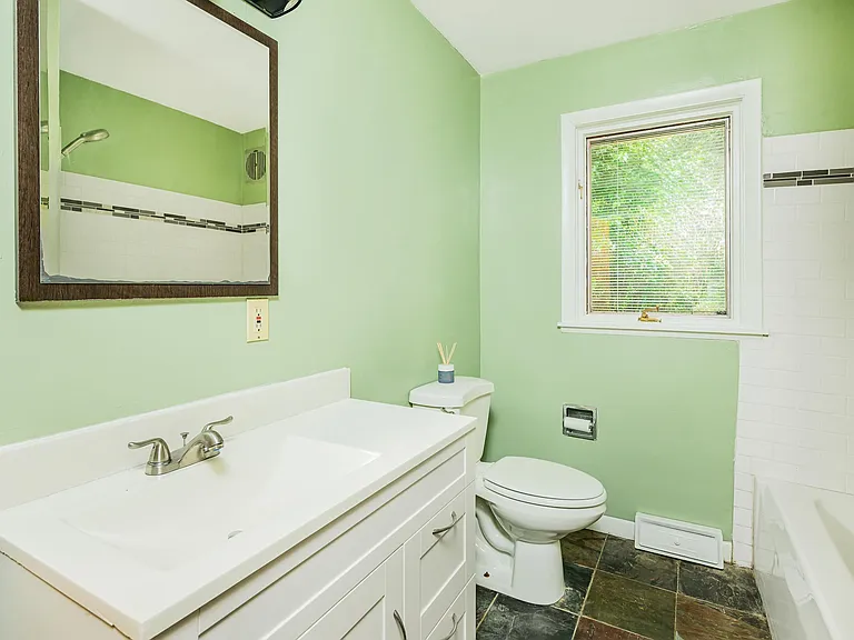 117 N Hillsdale Dr — Photo 26