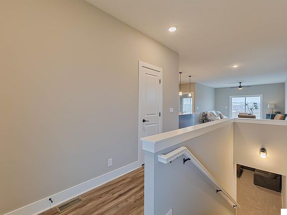 4th image of 17608 Robin Dr