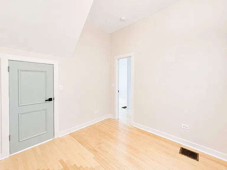 5342 S Fairfield Ave #1F — Photo 11