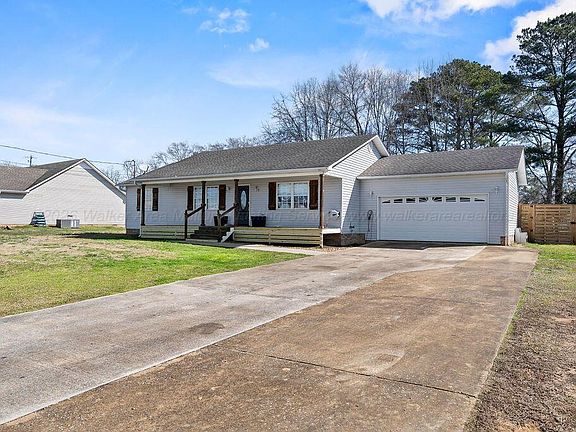 3rd image of 61 Trinity Ln