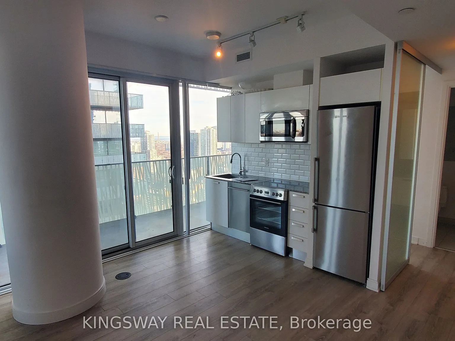 2 bed, $2,550 — Photo 3