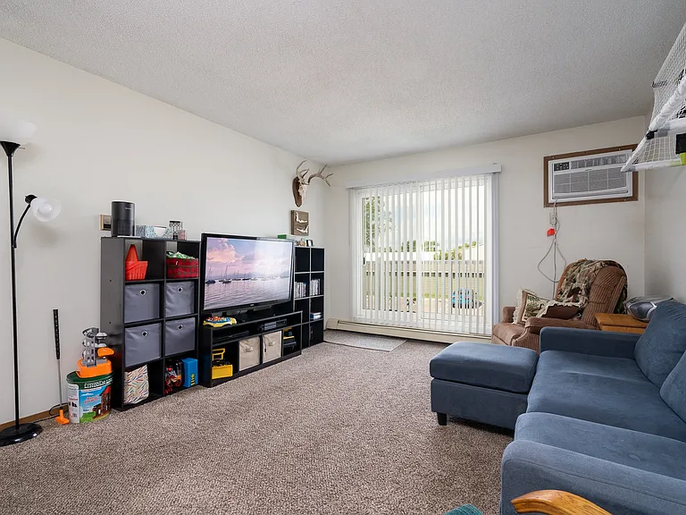 Seven Pines Apartments — Photo 11