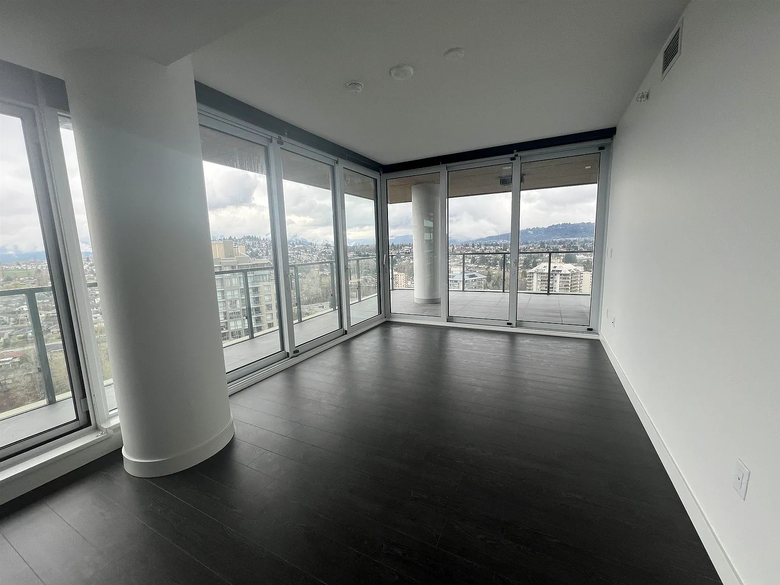 2 bed, 906 sqft, $3,500 — Photo 3