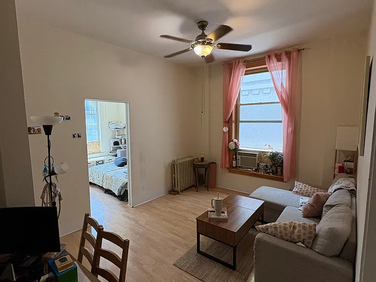 830 N State St #4SW — Photo 2