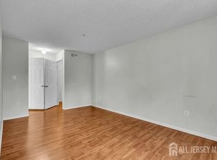 329 Prestwick Way #329, Edison, NJ 08820