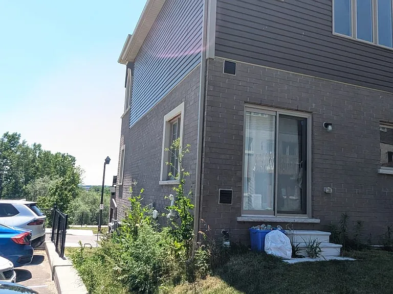620 Colborne St W #72 — Photo 32