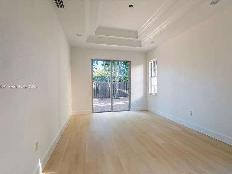 11213 NW 71st Ter — Photo 5