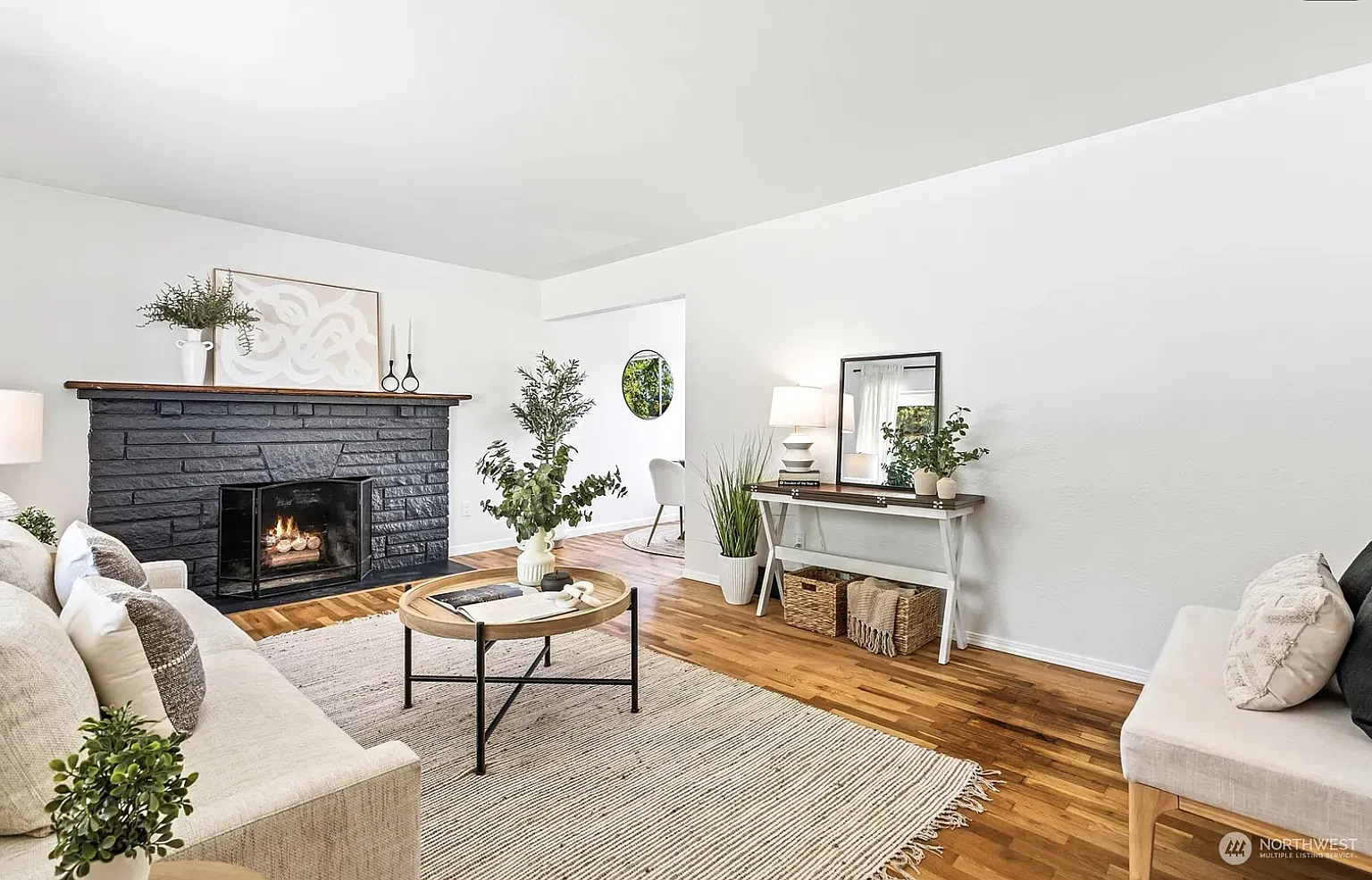 3 bed, 1420 sqft, $2,700 — Photo 4