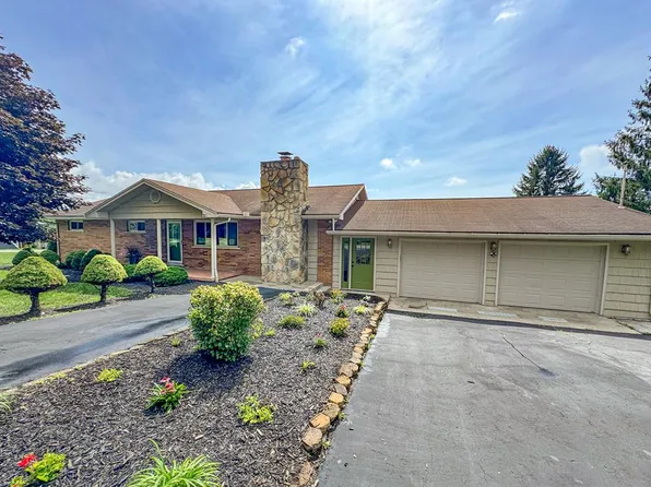 203 Division St, Shady Spring, WV 25918