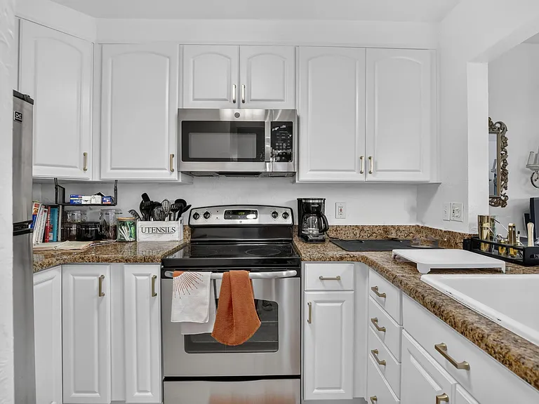 900 River Reach Dr #522 — Photo 1