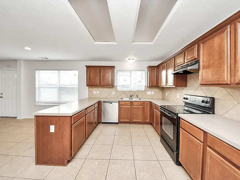 6411 Bright Falls Ln — Photo 9