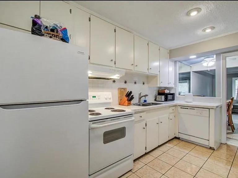 11609 Chimney Rock Rd #B — Photo 2