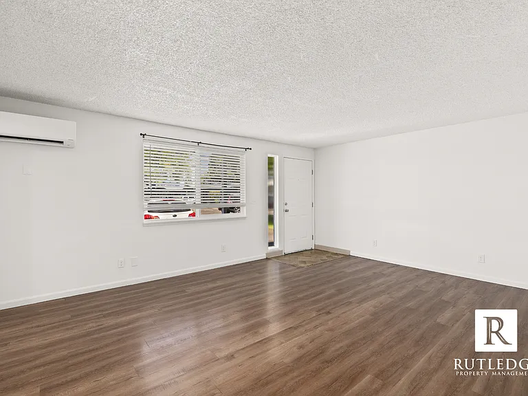 2250 Crater Lake Ave #5 — Photo 2