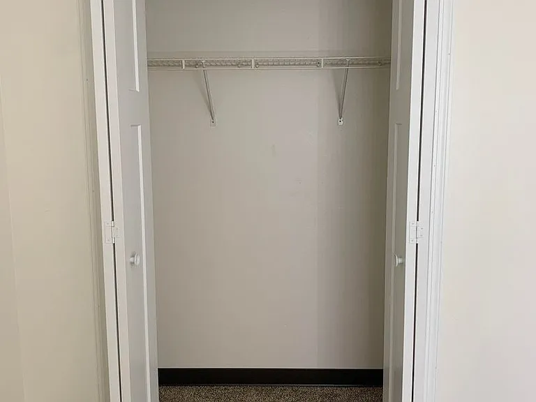 Dakota E & W Apartments — Photo 134