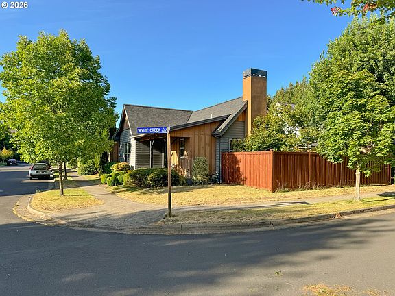 3rd image of 375 Mia Ln