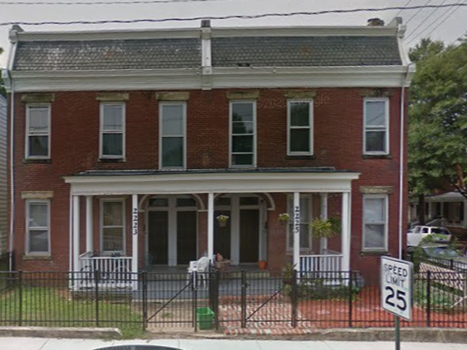 1st image of 2225 Parkwood Ave #B