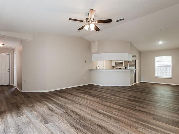4th image of 2901 N 12th St