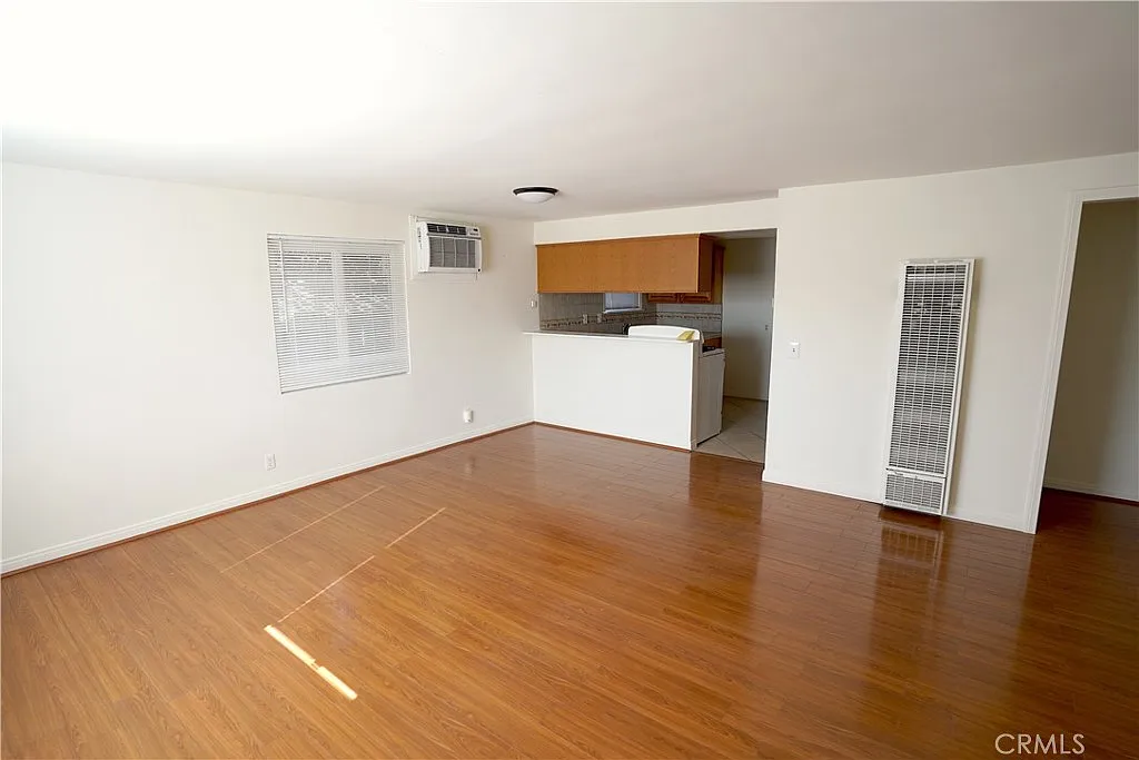 1 bed, 735 sqft, $2,050 — Photo 2