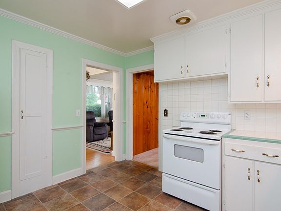 5th image of 202 Dellrose Dr