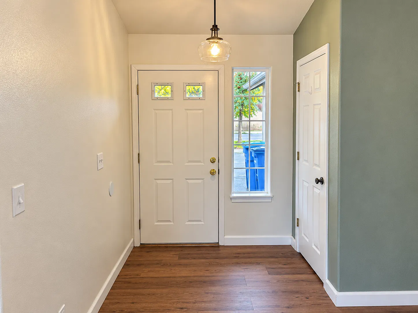 3 bed, 1200 sqft, $2,295 — Photo 3