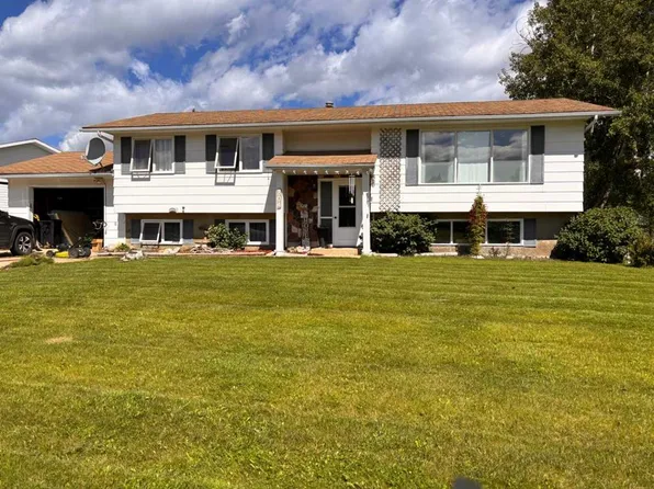 804 NW 7th St, Fox Creek, AB T0H 1P0