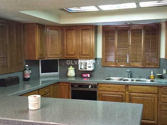 5th image of 2910 Schaffer Cir
