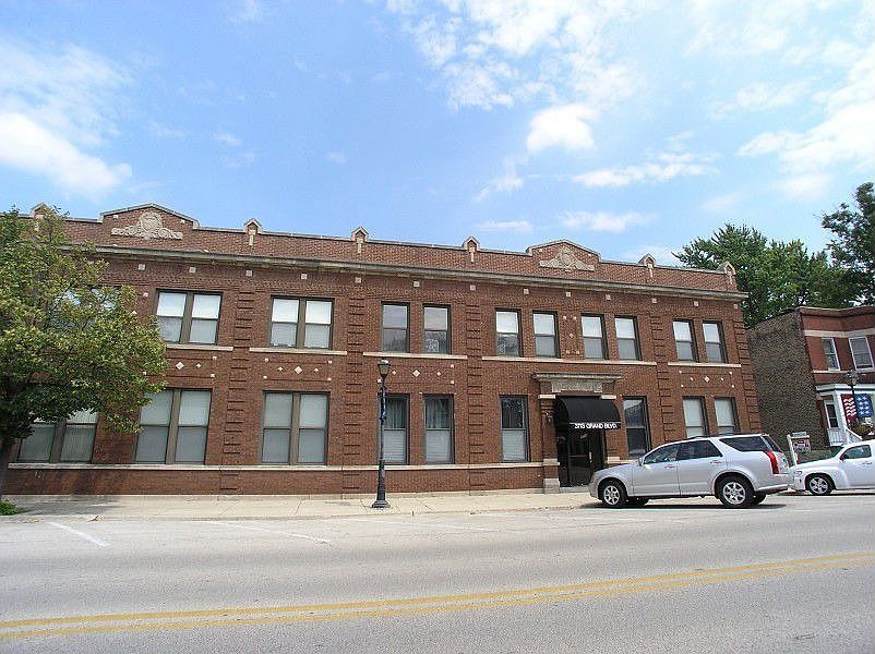 1st image of 3713 Grand Blvd Unit 16
