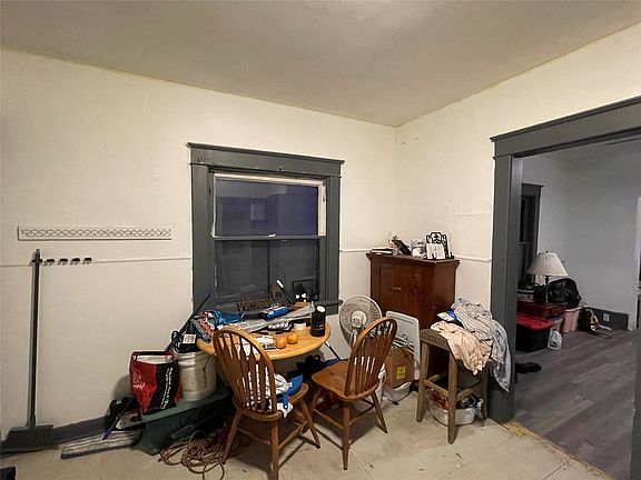 4th image of 452-454 E 9th St