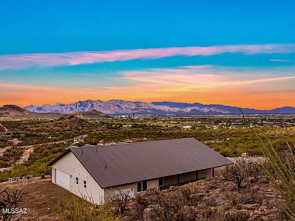 4th image of 2377 W Old Ajo Way