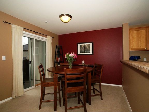 3rd image of 1650 25th Ave NE Unit 204