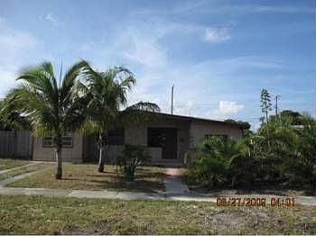 1st image of 1431 NE 43rd Ct