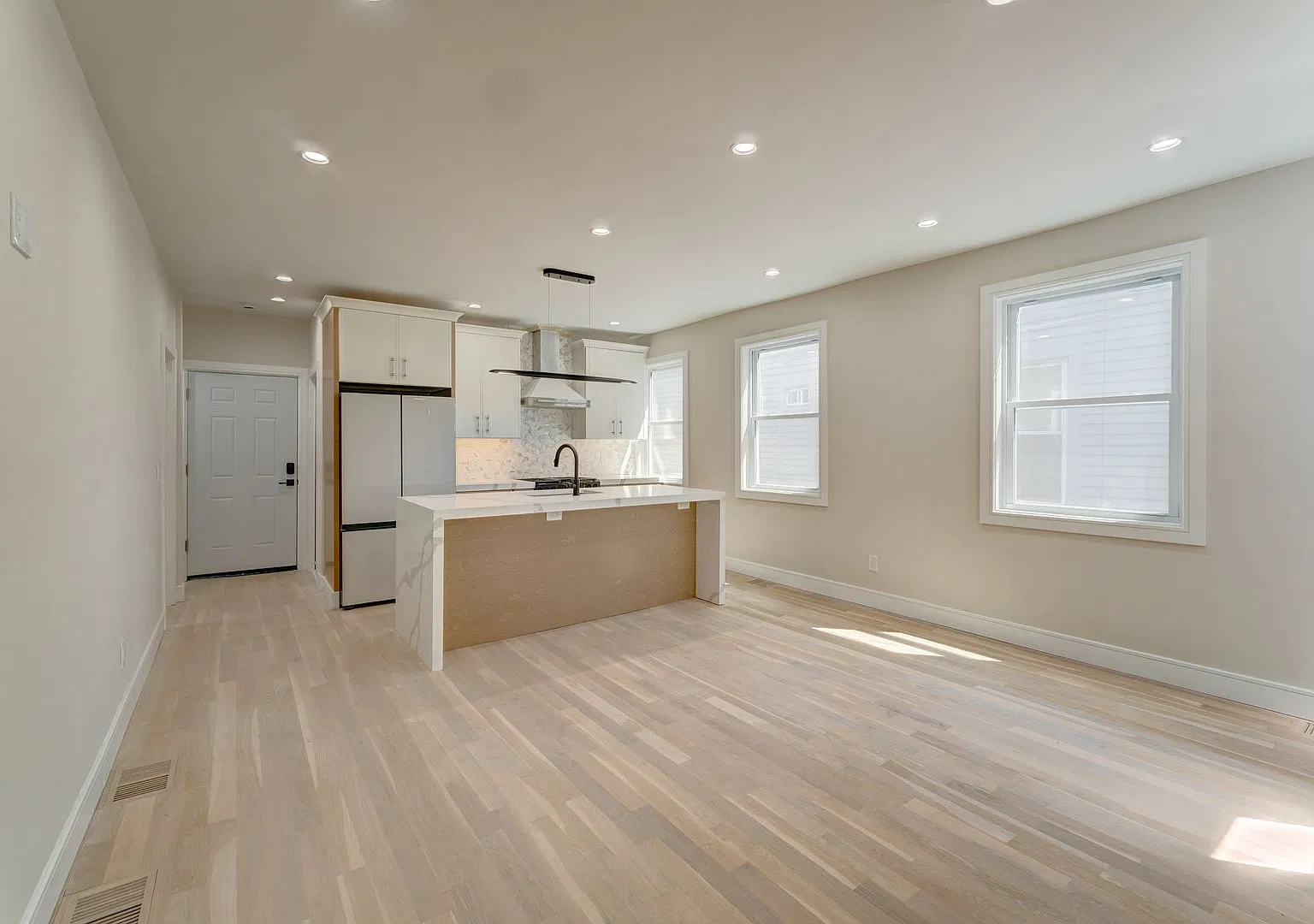 123 Winchester — Photo 1