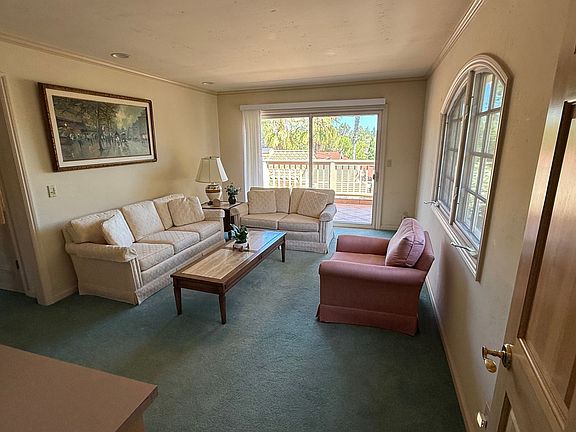 3rd image of 1035A Deanna Dr