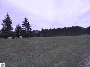 5255 Timber Flats Dr, Kingsley, MI 49649
