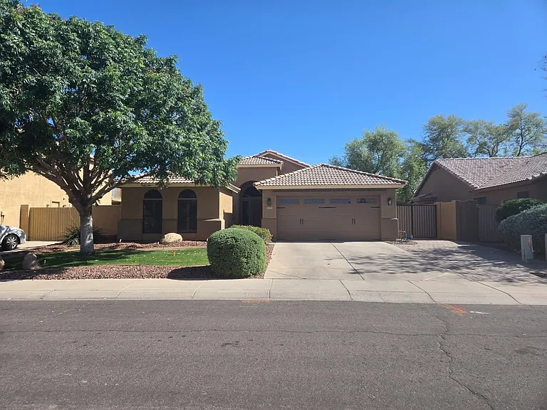 5275 W Morten Ave — Photo 2