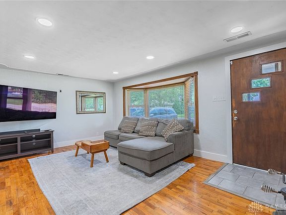3rd image of 7430 Carroll Dr
