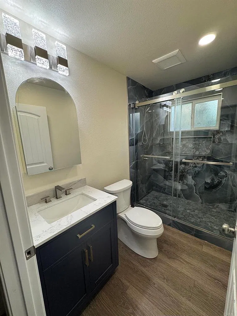 2 bed, 1000 sqft, $3,990 — Photo 4