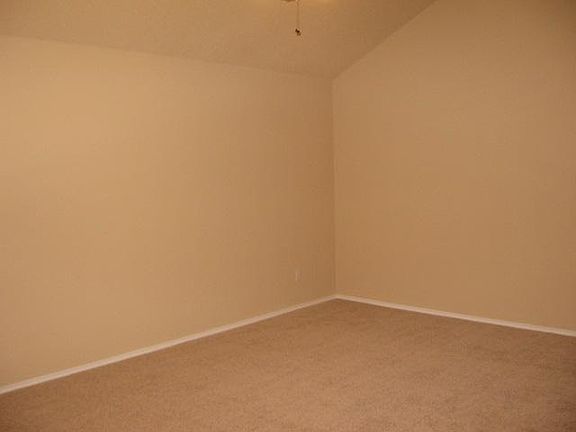 5th image of 321 Tioga Dr