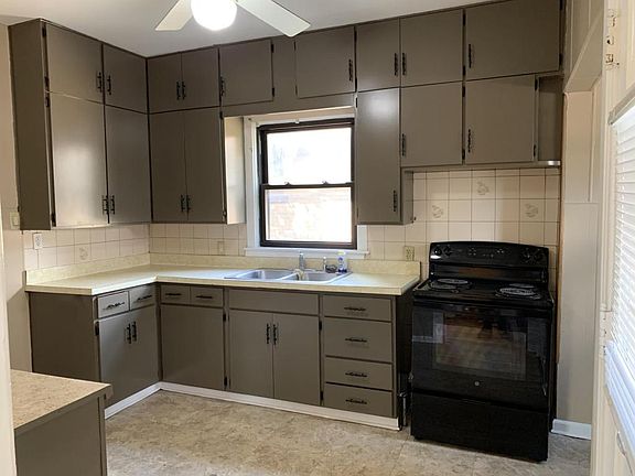 2nd image of 701 W Marion St