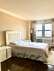 Rented by R New York