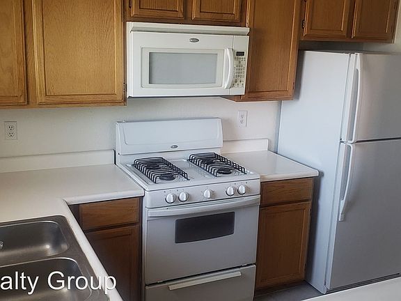 2nd image of 5016 S Rainbow Blvd Unit 202